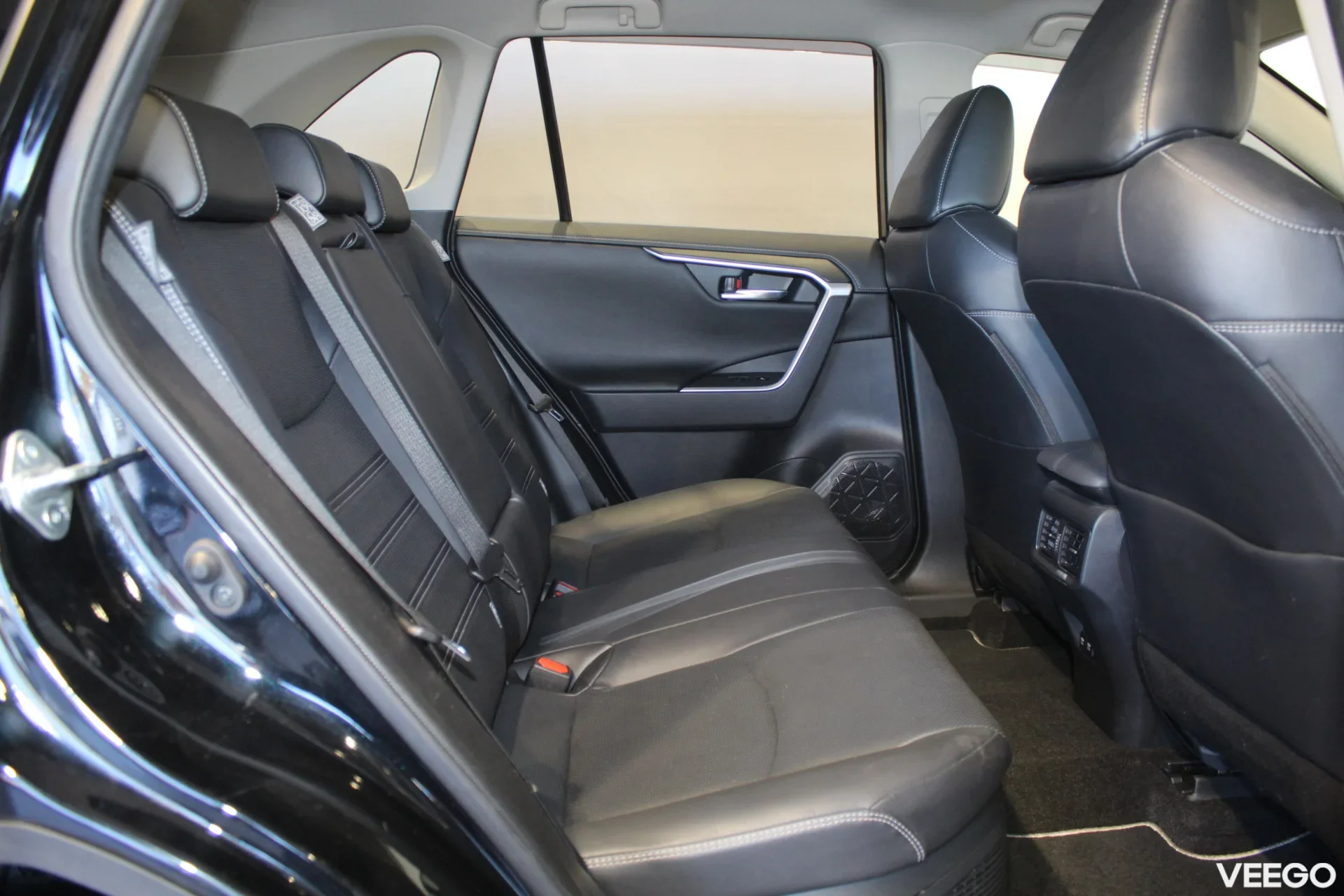 Toyota RAV4 Premium AWD 2.5 131kW