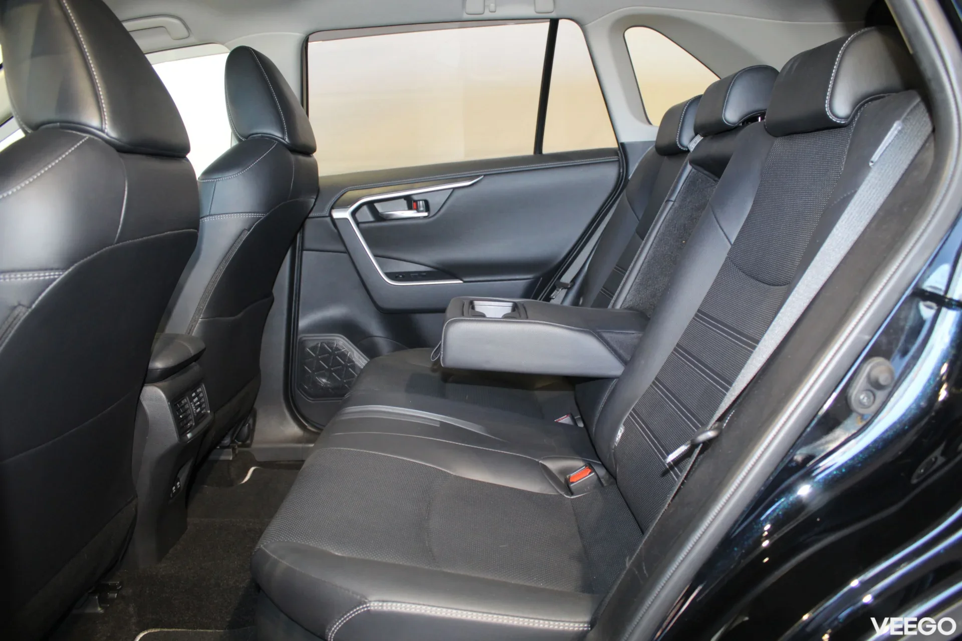 Toyota RAV4 Premium AWD 2.5 131kW