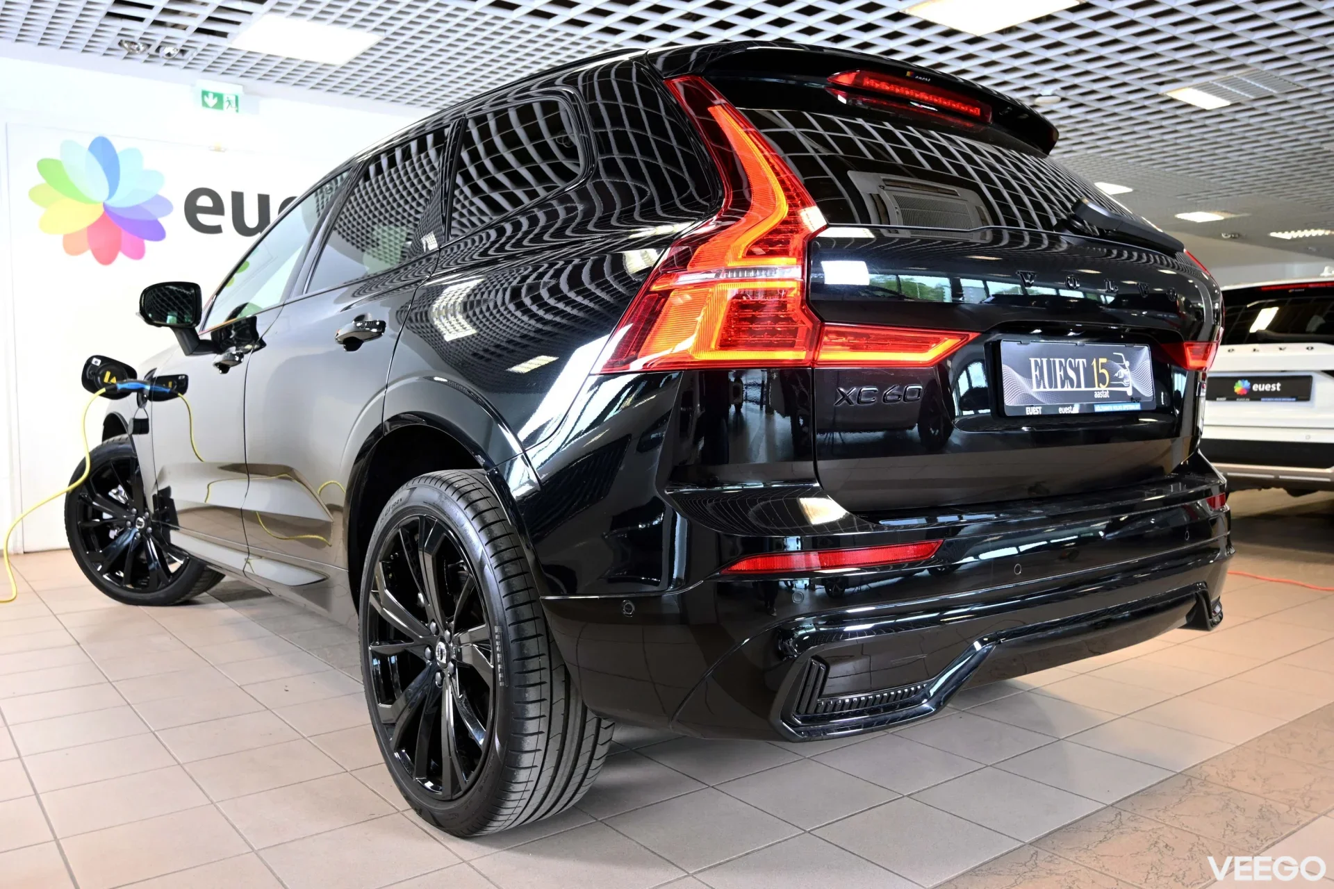 Volvo XC60 AWD T6 H&K BLACK EDITION XENIUM INTELLI PRO 2 293kW