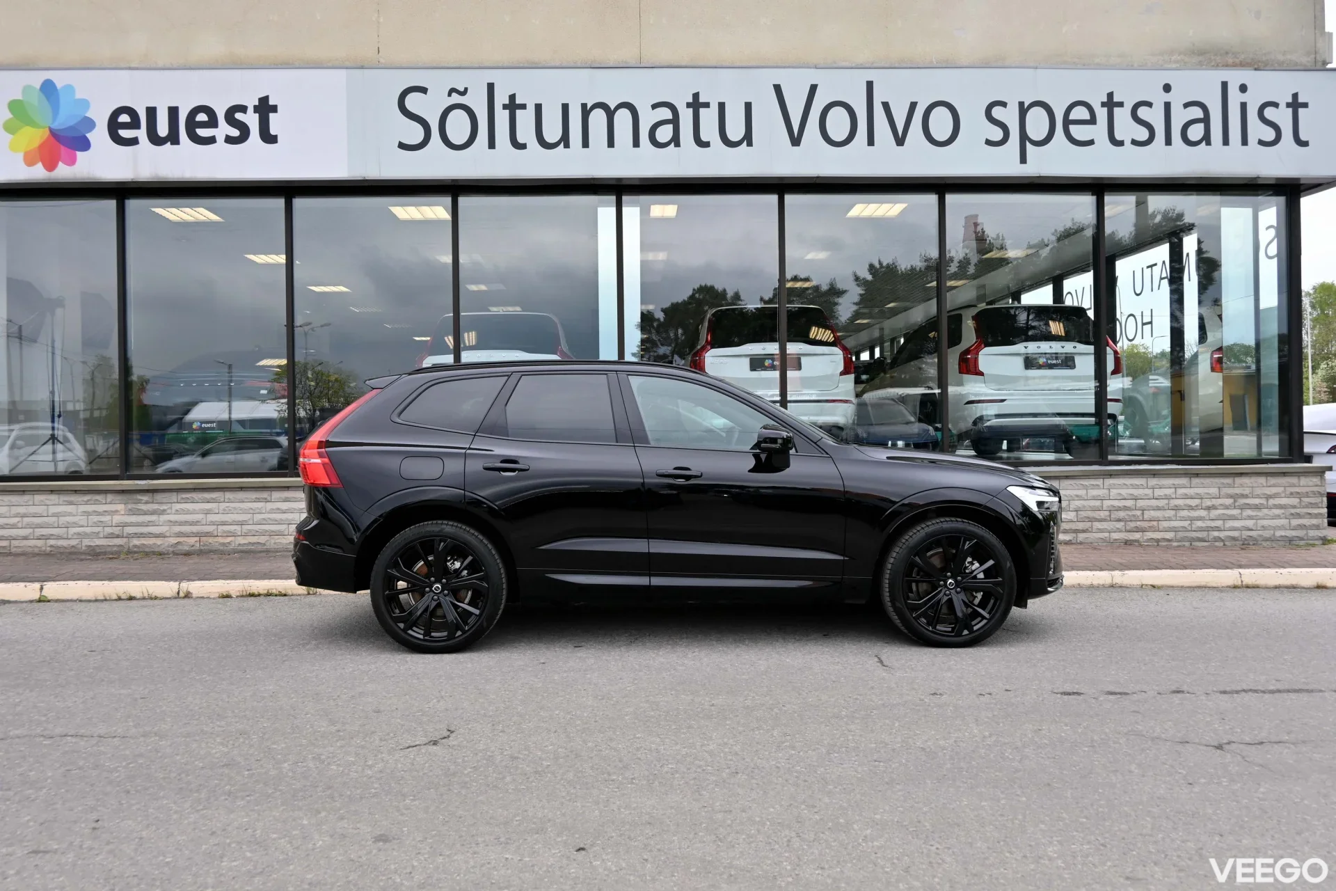 Volvo XC60 AWD T6 H&K BLACK EDITION XENIUM INTELLI PRO 2 293kW