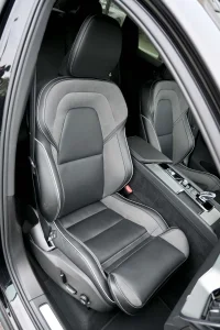 Volvo XC60 AWD T6 H&K BLACK EDITION XENIUM INTELLI PRO 2 293kW thumbnail