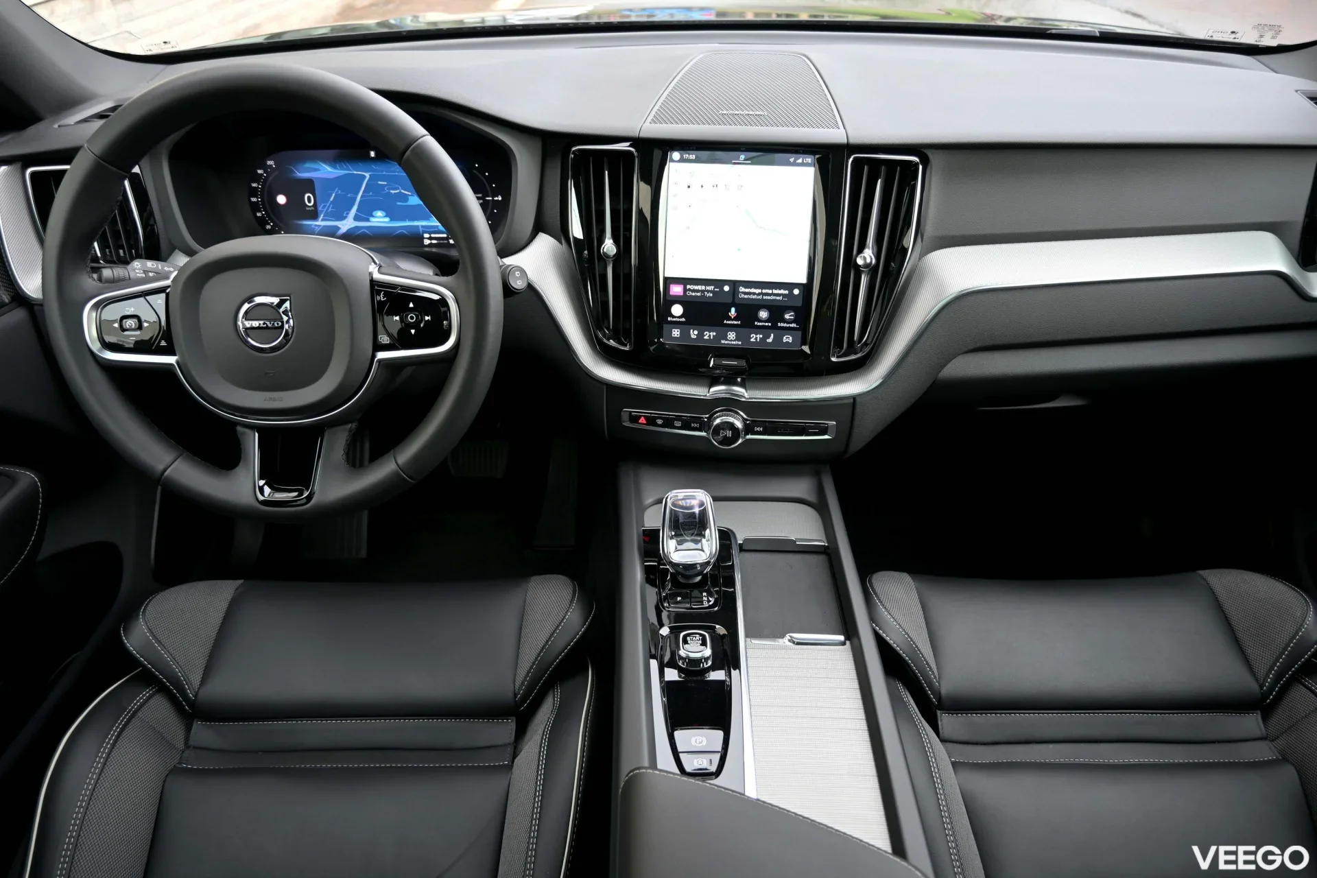 Volvo XC60 AWD T6 H&K BLACK EDITION XENIUM INTELLI PRO 2 293kW