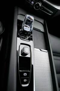 Volvo XC60 AWD T6 H&K BLACK EDITION XENIUM INTELLI PRO 2 293kW thumbnail