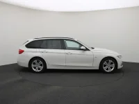BMW 320 2 135kW thumbnail