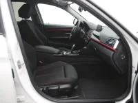 BMW 320 2 135kW thumbnail