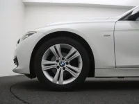 BMW 320 2 135kW thumbnail