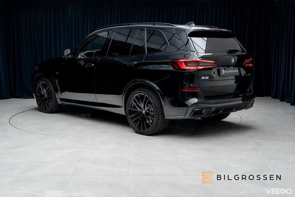 BMW X5 xDrive40d M Sport Sky Lounge HUD 360 Kolfiber MOMS 250kW