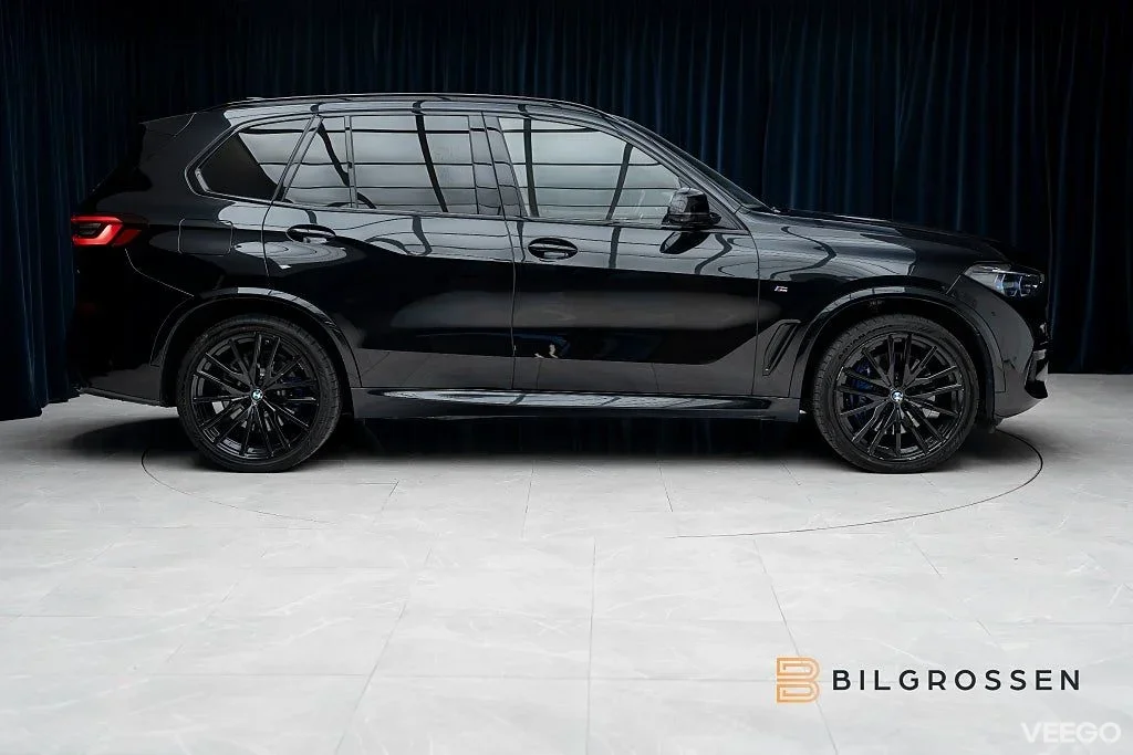 BMW X5 xDrive40d M Sport Sky Lounge HUD 360 Kolfiber MOMS 250kW