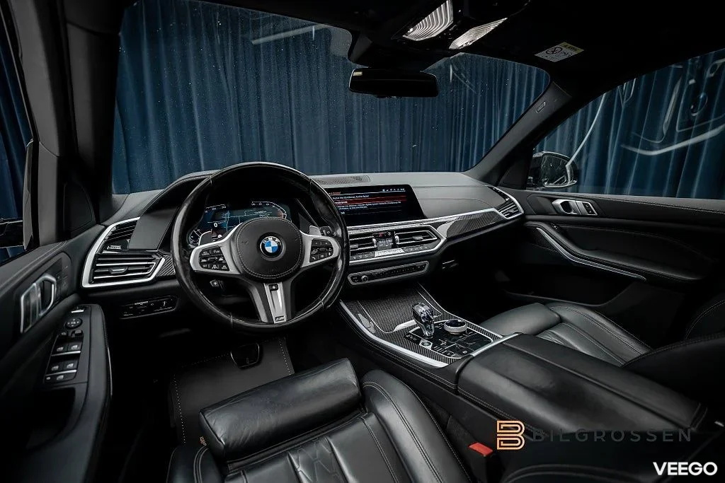 BMW X5 xDrive40d M Sport Sky Lounge HUD 360 Kolfiber MOMS 250kW