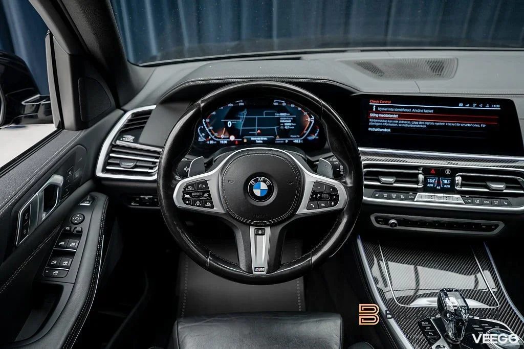 BMW X5 xDrive40d M Sport Sky Lounge HUD 360 Kolfiber MOMS 250kW