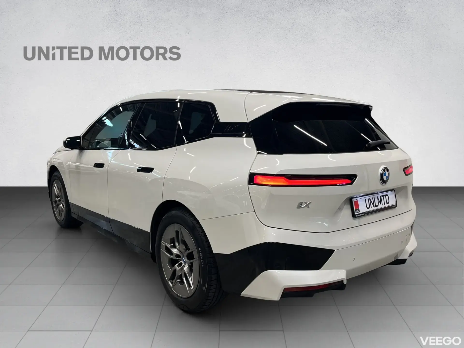 BMW iX Sportpakett 240kW