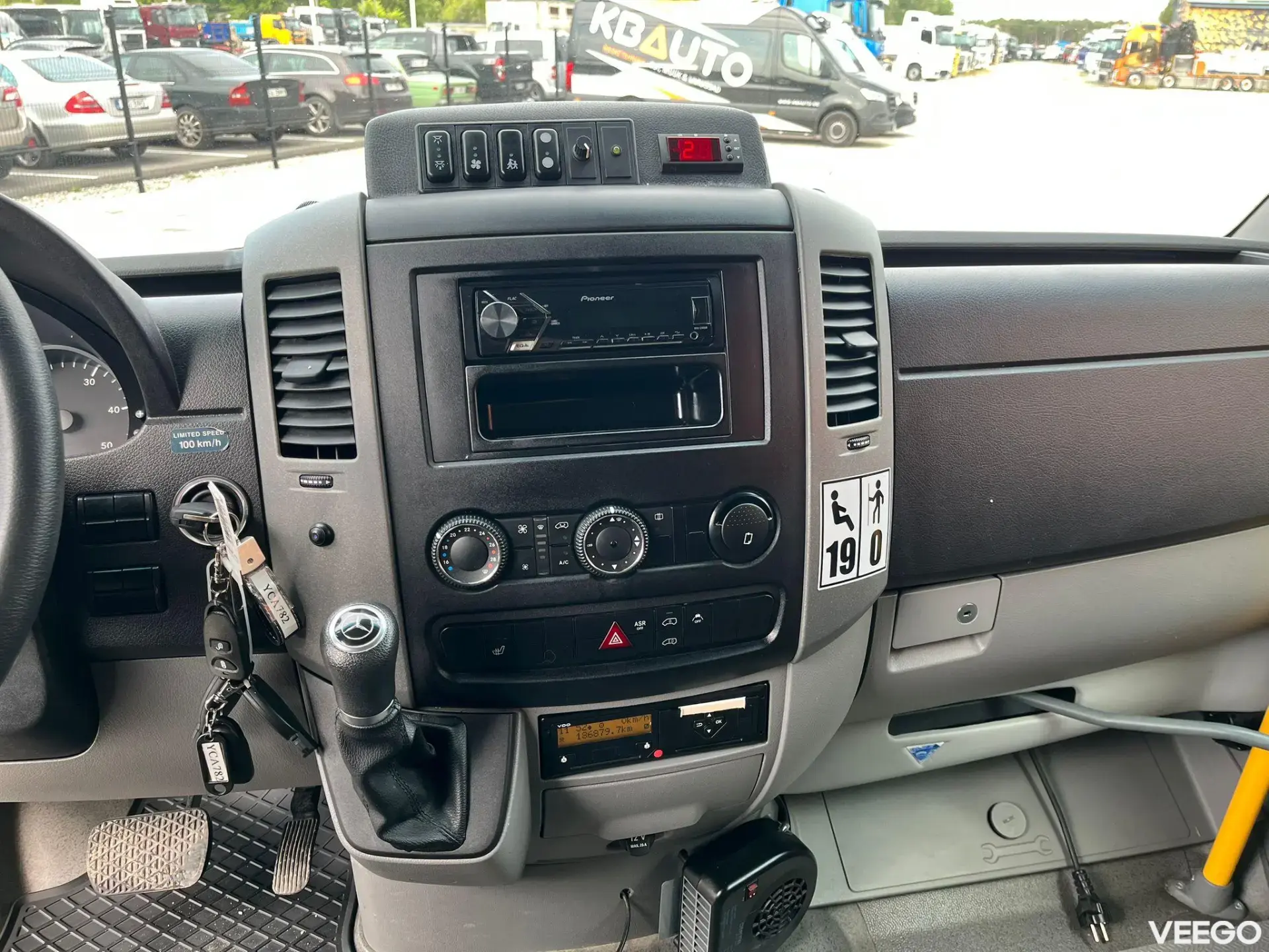 Mercedes-Benz SPRINTER 516 CDI 19 + 1 SEATS 120kW