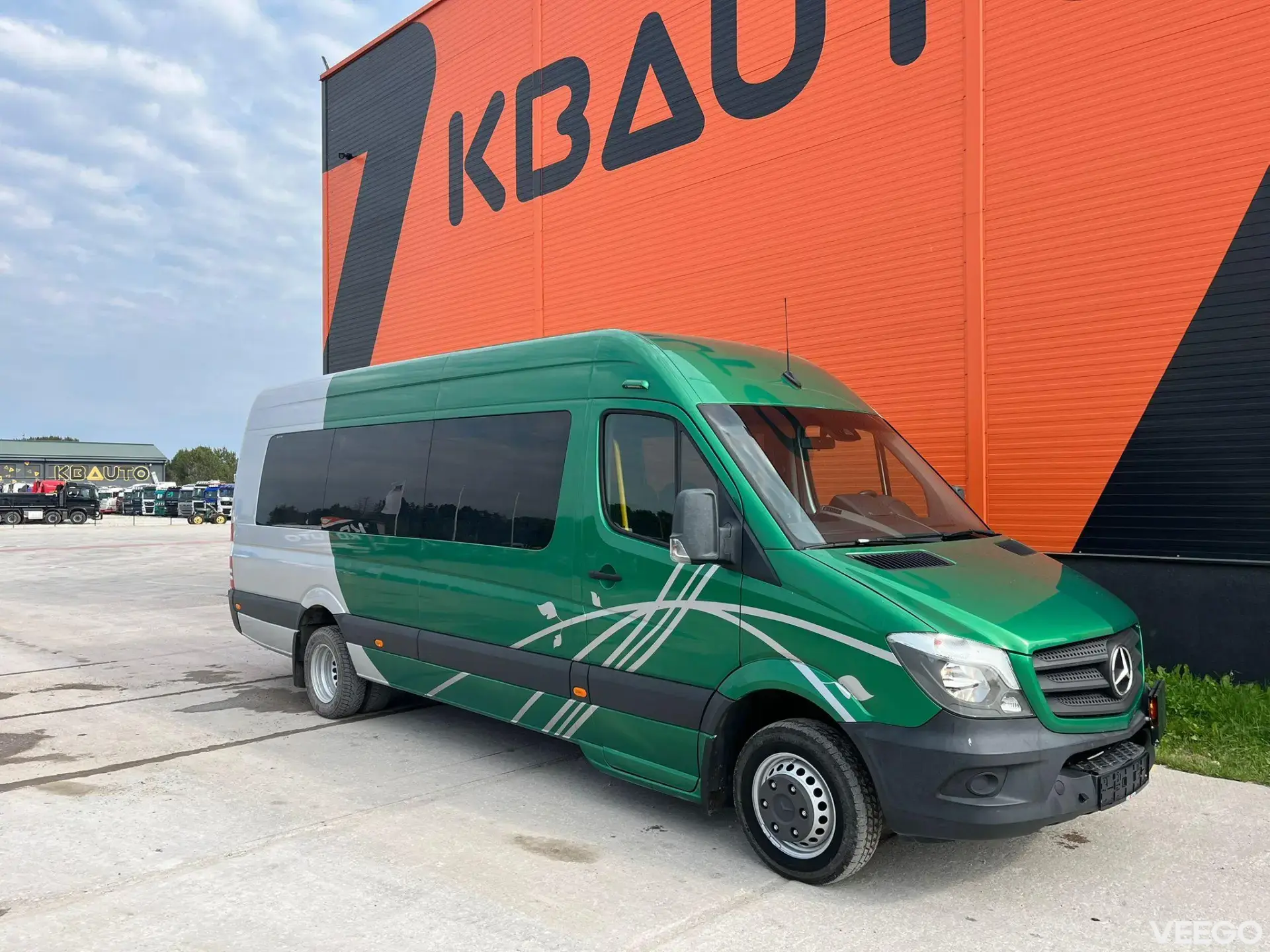 Mercedes-Benz SPRINTER 516 CDI 19 + 1 SEATS 120kW