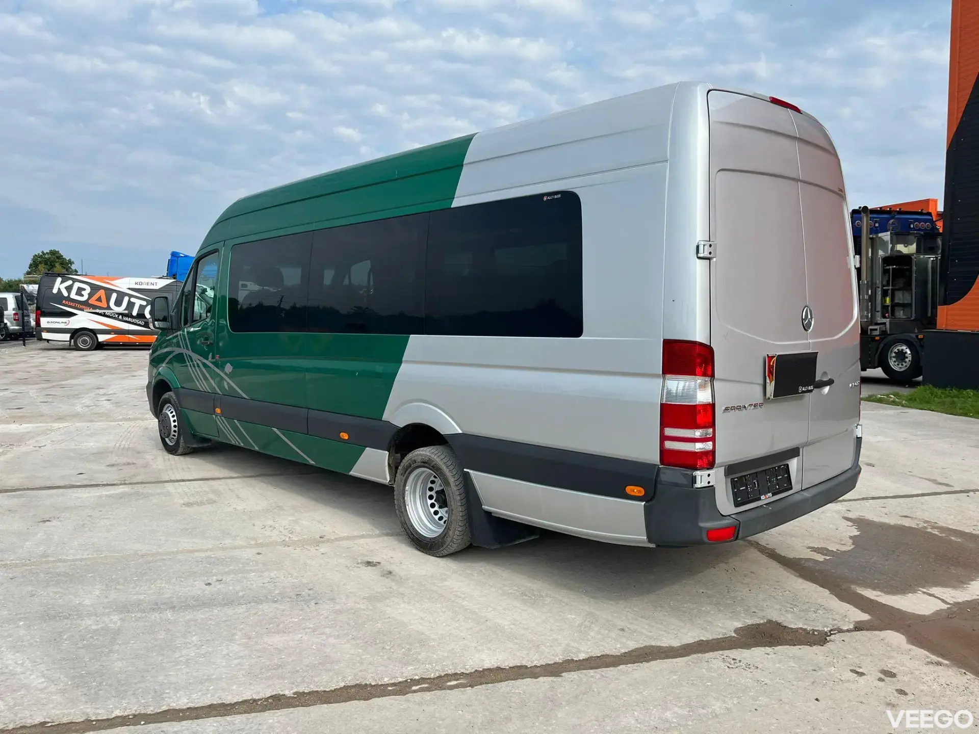 Mercedes-Benz SPRINTER 516 CDI 19 + 1 SEATS 120kW