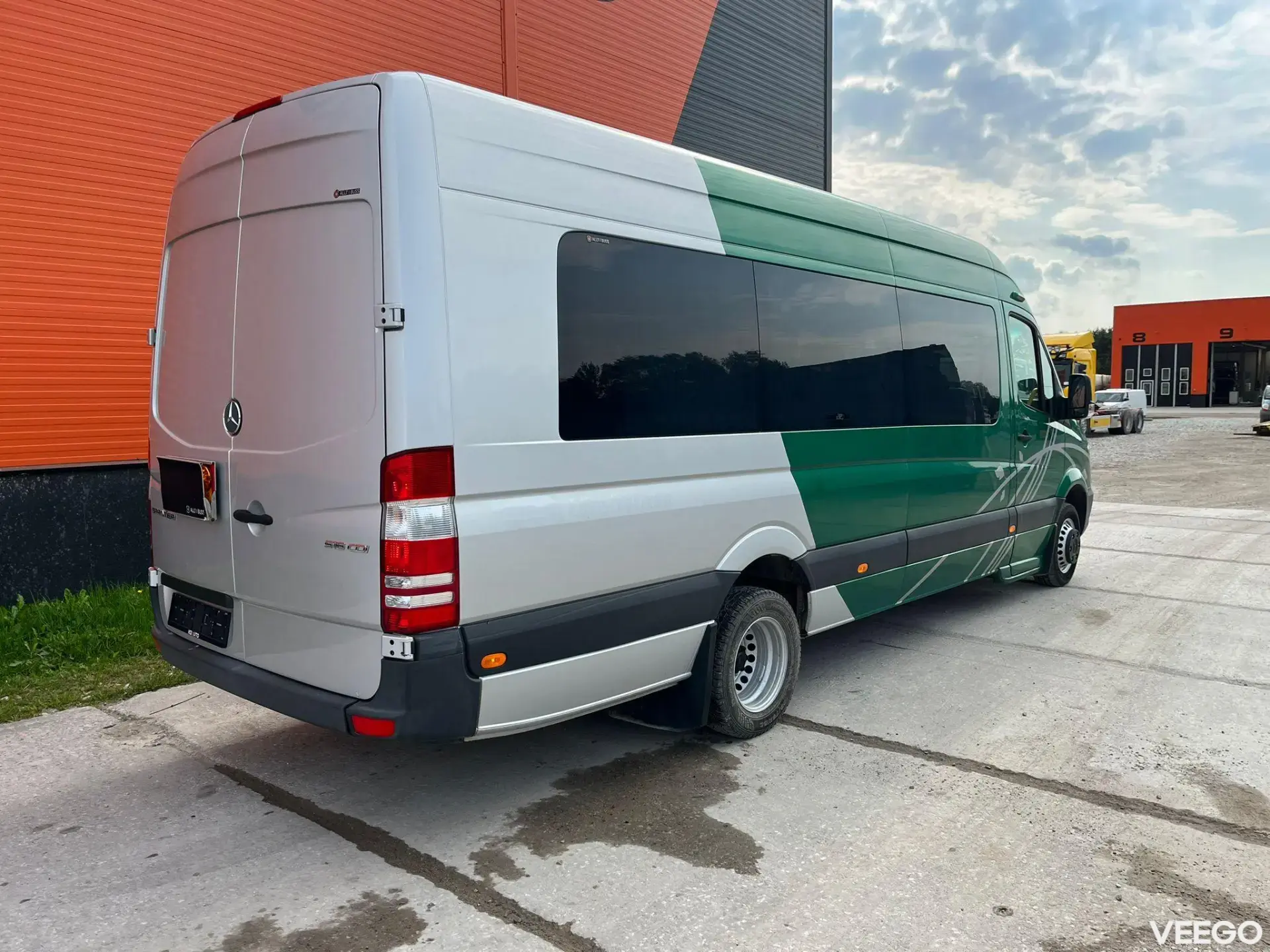 Mercedes-Benz SPRINTER 516 CDI 19 + 1 SEATS 120kW