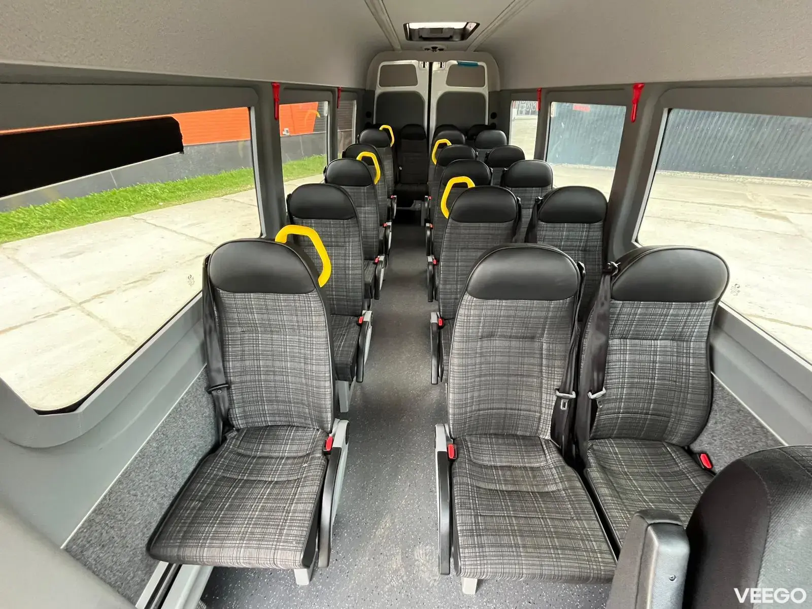 Mercedes-Benz SPRINTER 516 CDI 19 + 1 SEATS 120kW