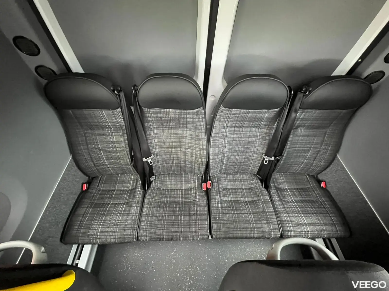 Mercedes-Benz SPRINTER 516 CDI 19 + 1 SEATS 120kW