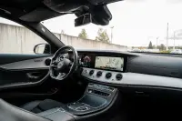 Mercedes-Benz E300 2.0 215kW thumbnail