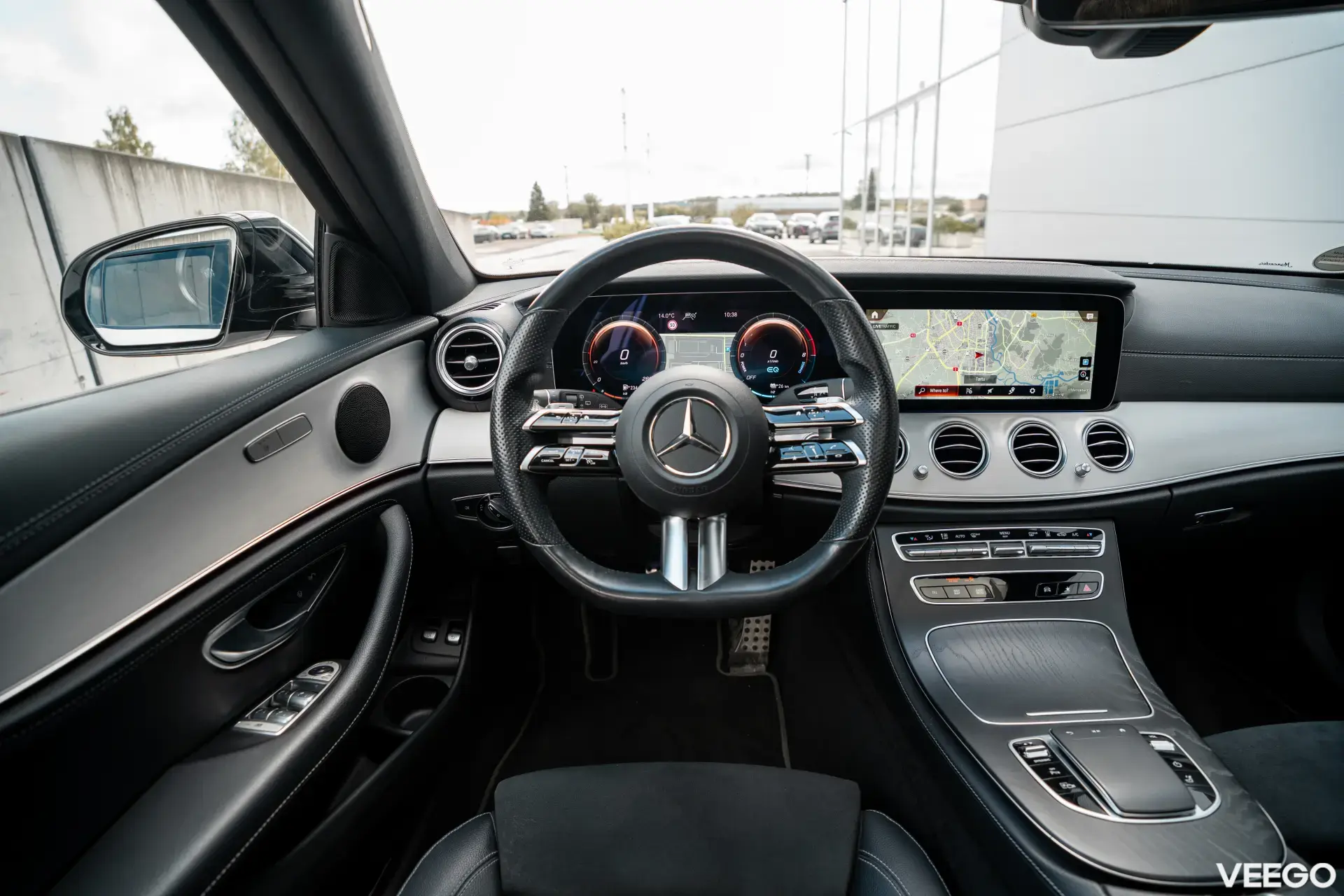 Mercedes-Benz E300 2.0 215kW