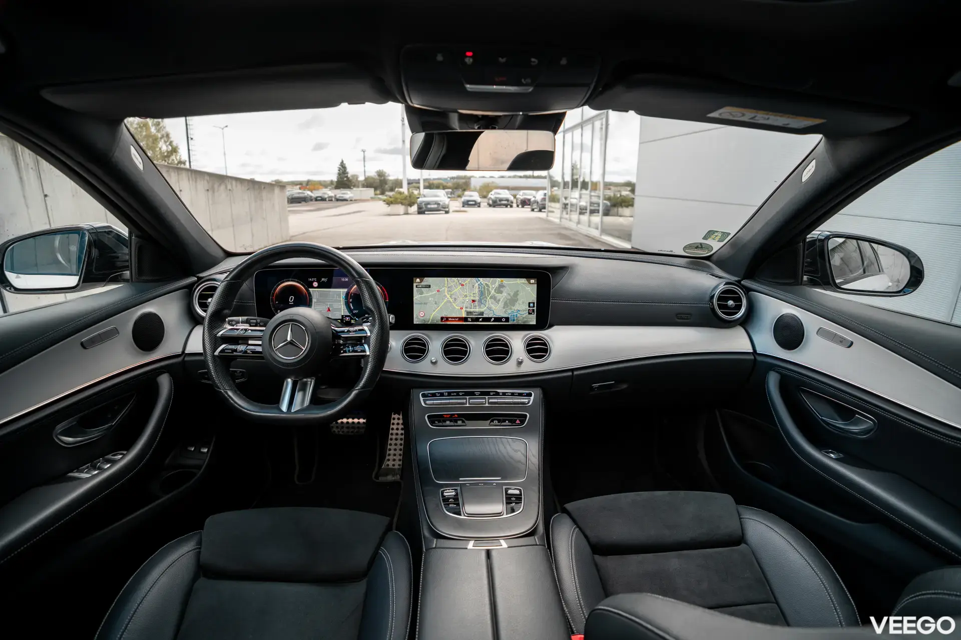 Mercedes-Benz E300 2.0 215kW