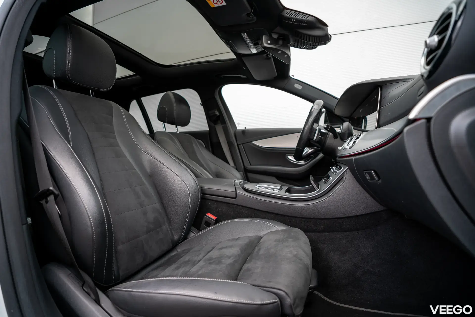 Mercedes-Benz E300 2.0 215kW