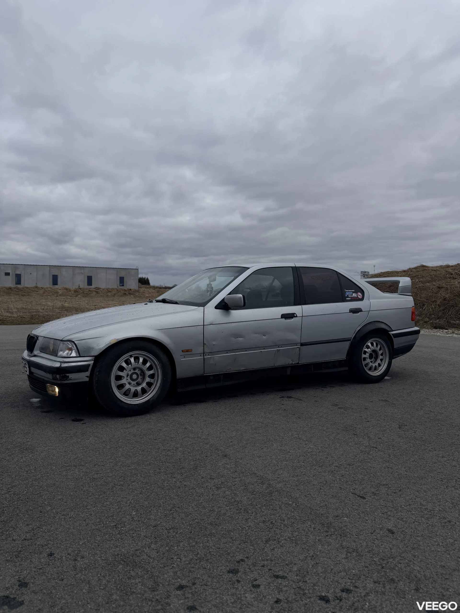 BMW 323 2.5 125kW