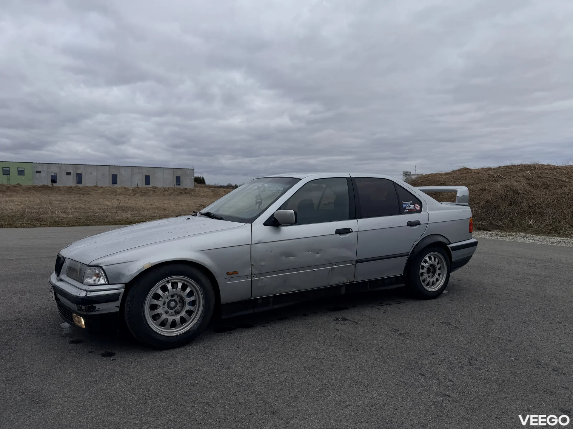 BMW 323 2.5 125kW