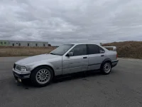 BMW 323 2.5 125kW thumbnail