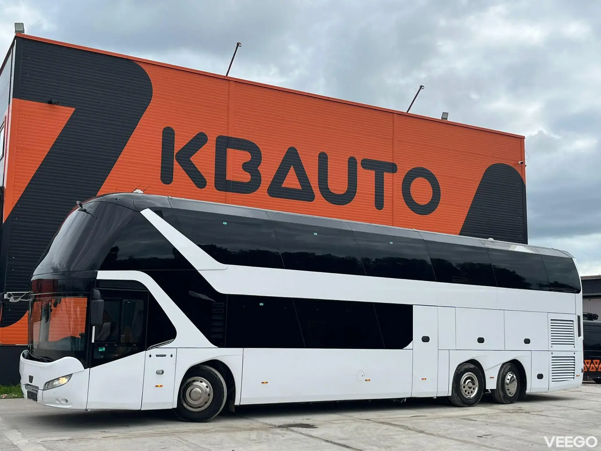 Neoplan SKYLINER L 77 SEATS / AC / AUXILIARY HEATING / WC 371kW
