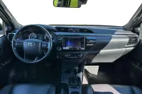 Toyota Hilux Black Edition 2.4 110kW thumbnail
