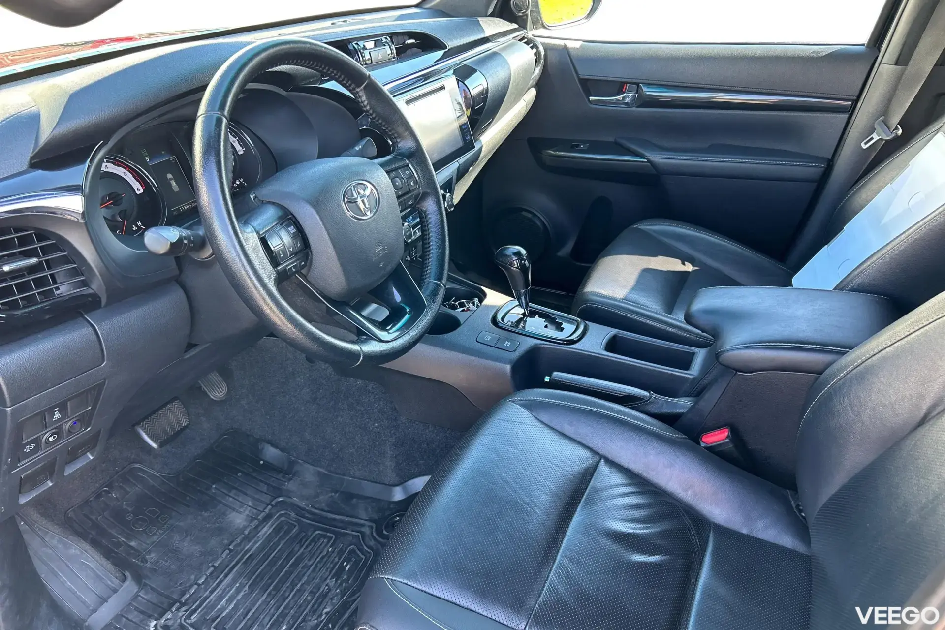Toyota Hilux Black Edition 2.4 110kW