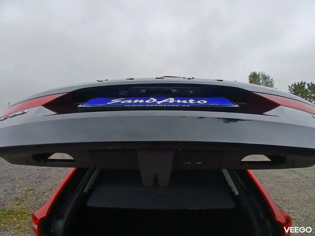 Volvo XC60 MOMENTUM