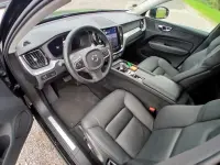 Volvo XC60 MOMENTUM thumbnail