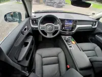 Volvo XC60 MOMENTUM thumbnail
