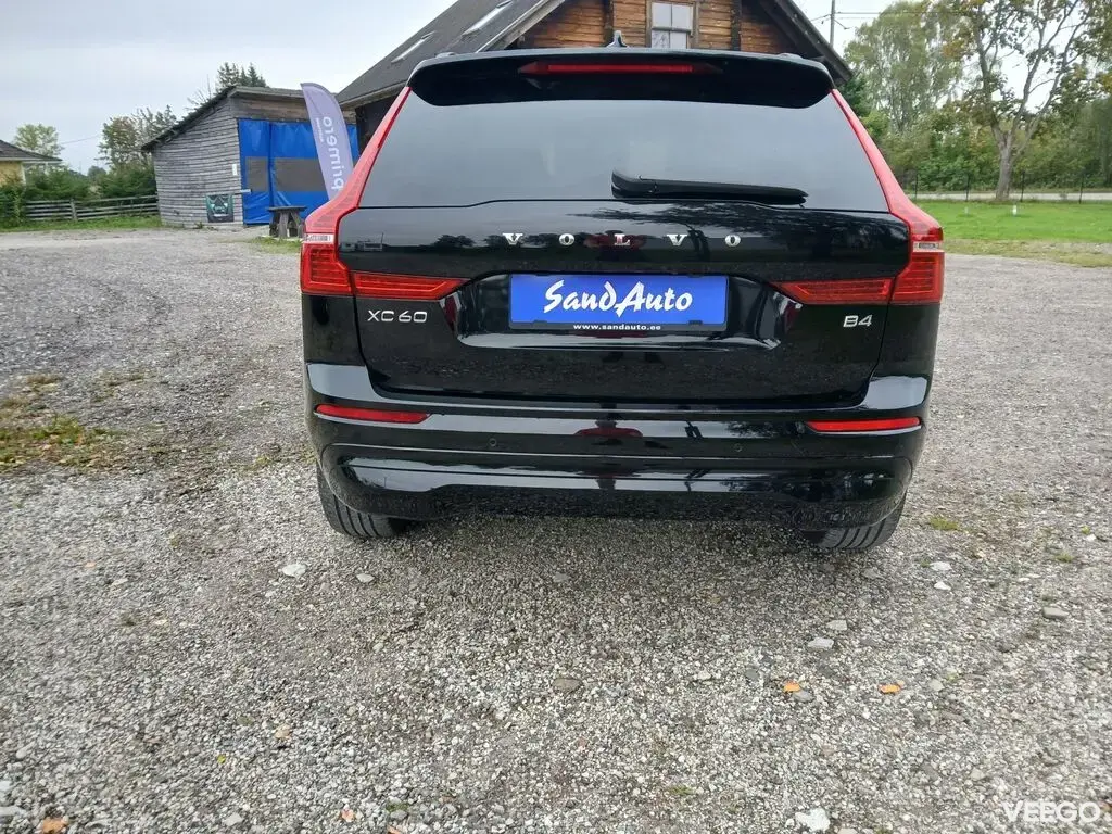 Volvo XC60 MOMENTUM