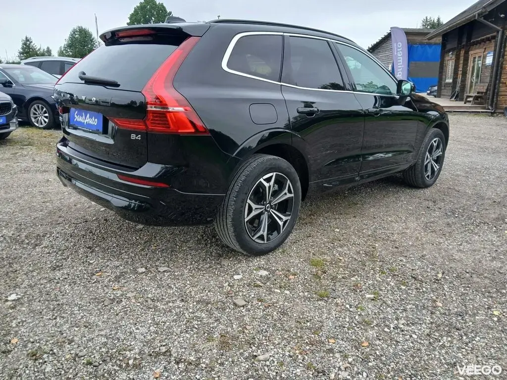 Volvo XC60 MOMENTUM