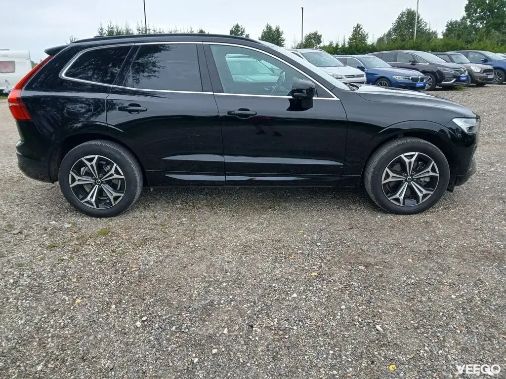 Volvo XC60 MOMENTUM
