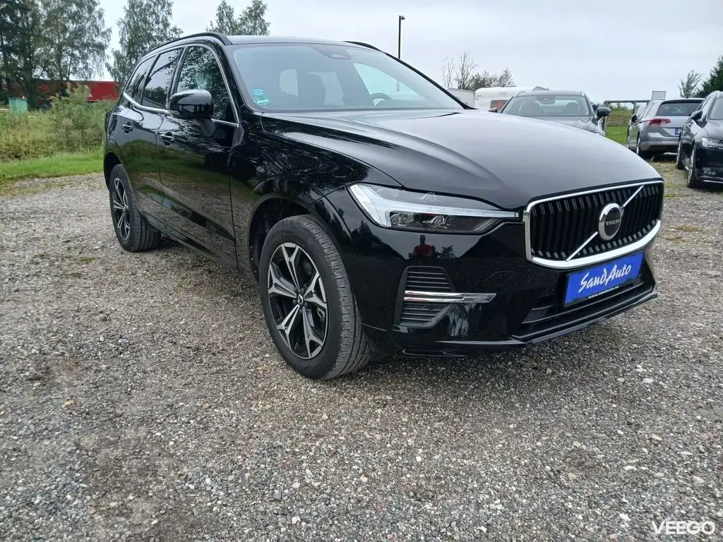 Volvo XC60 MOMENTUM
