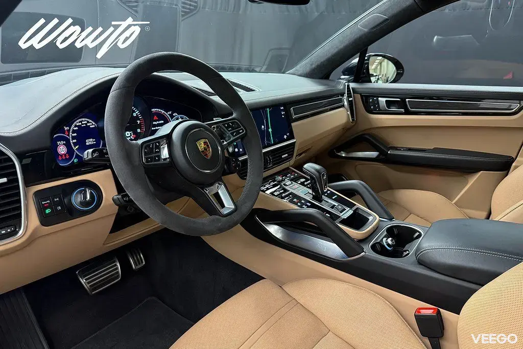 Porsche Cayenne Coupé Turbo S E-Hybrid 680HK /Se Spec /4.95% 500kW