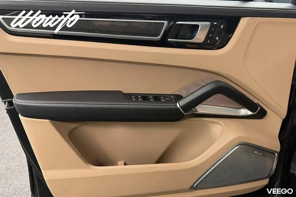 Porsche Cayenne Coupé Turbo S E-Hybrid 680HK /Se Spec /4.95% 500kW