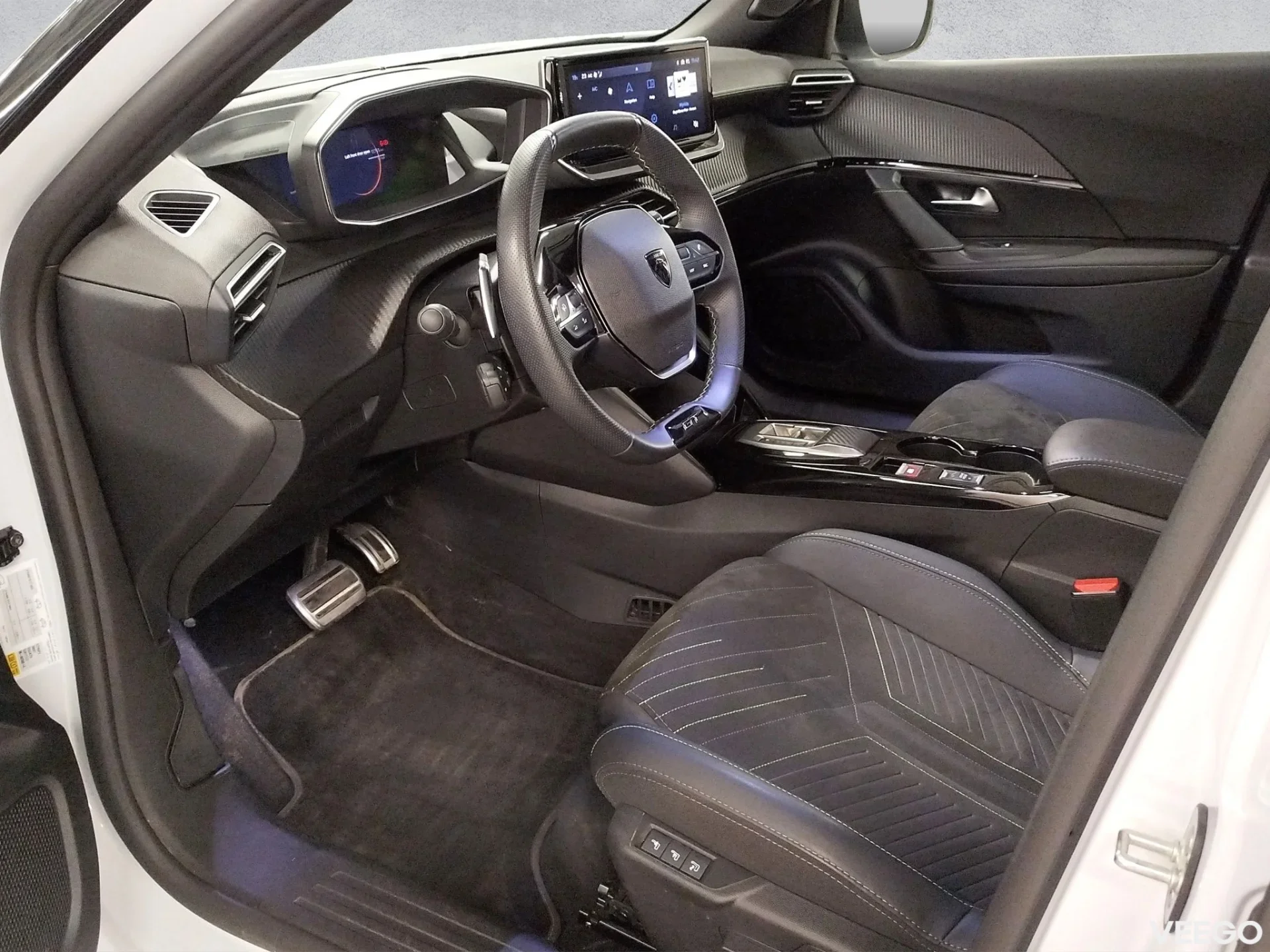 Peugeot 2008 GT Hybrid 145 e-DCS6 100kW