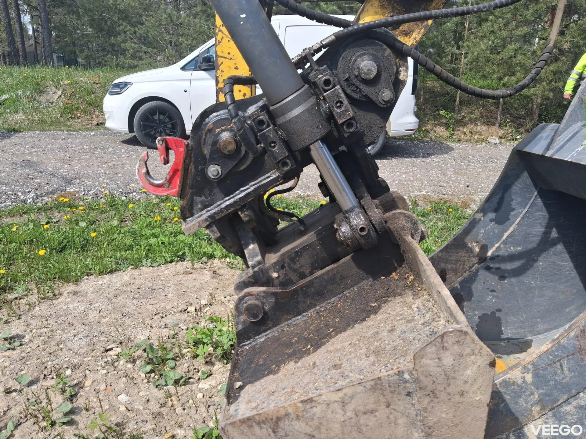 Komatsu PC138