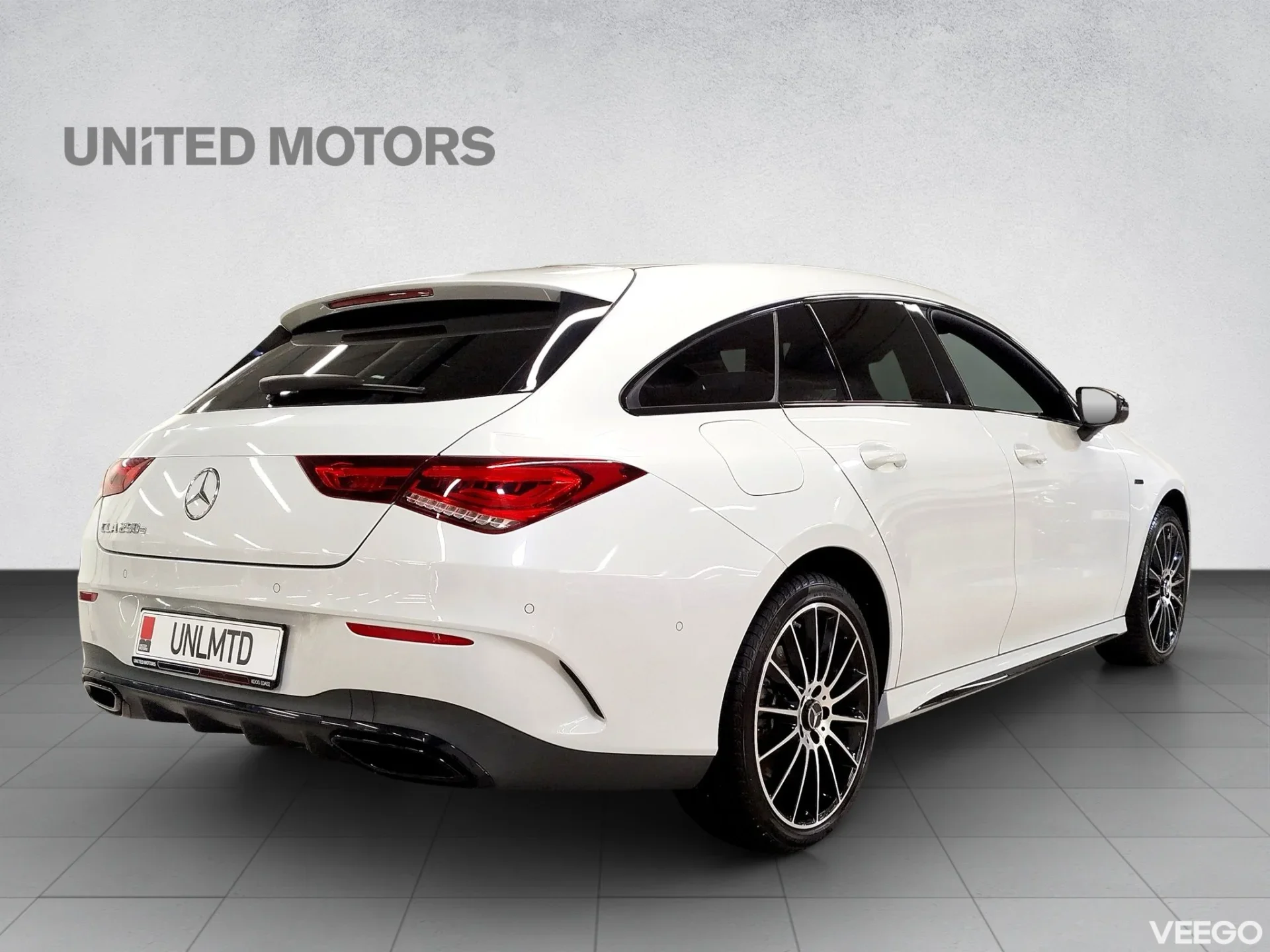 Mercedes-Benz CLA250 Shooting Brake AMG