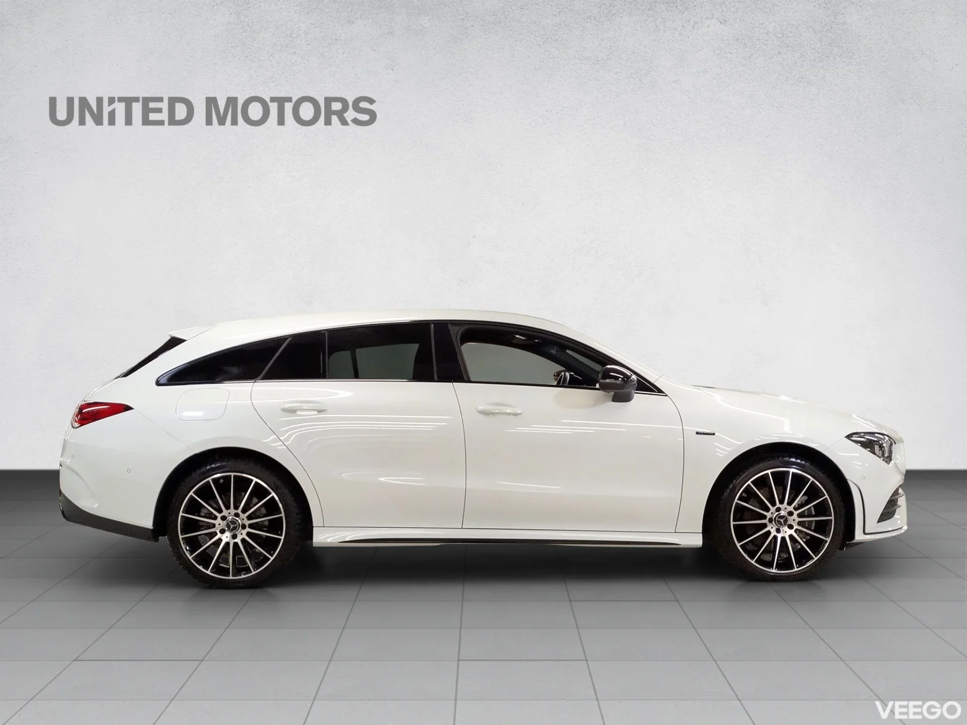 Mercedes-Benz CLA250 Shooting Brake AMG