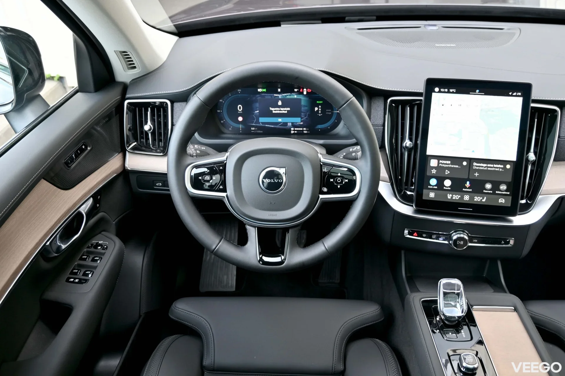 Volvo XC90 AWD H&K DARK 7 XENIUM INTELLI SAFE FACELIFT 2 335kW