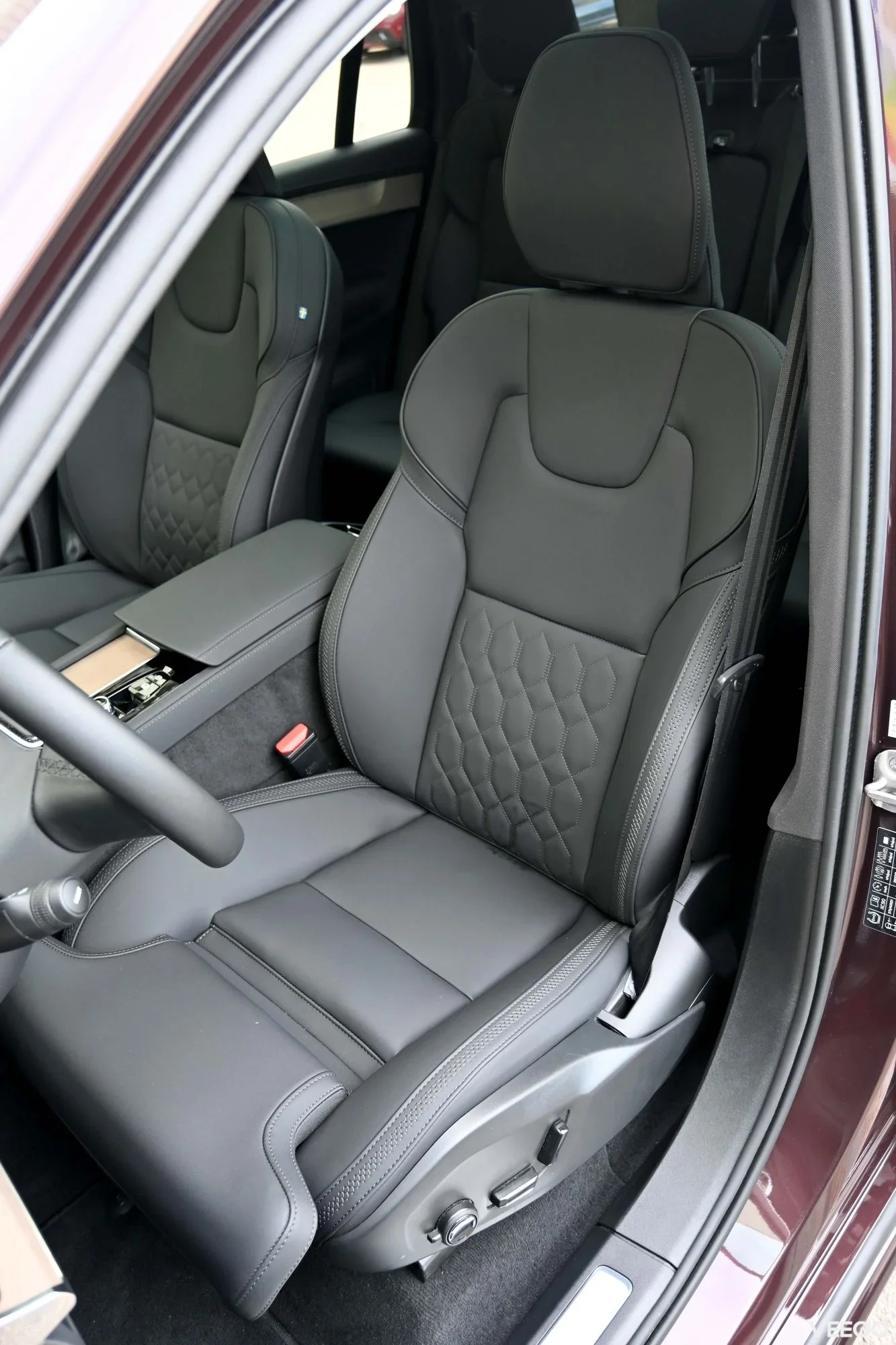 Volvo XC90 AWD H&K DARK 7 XENIUM INTELLI SAFE FACELIFT 2 335kW