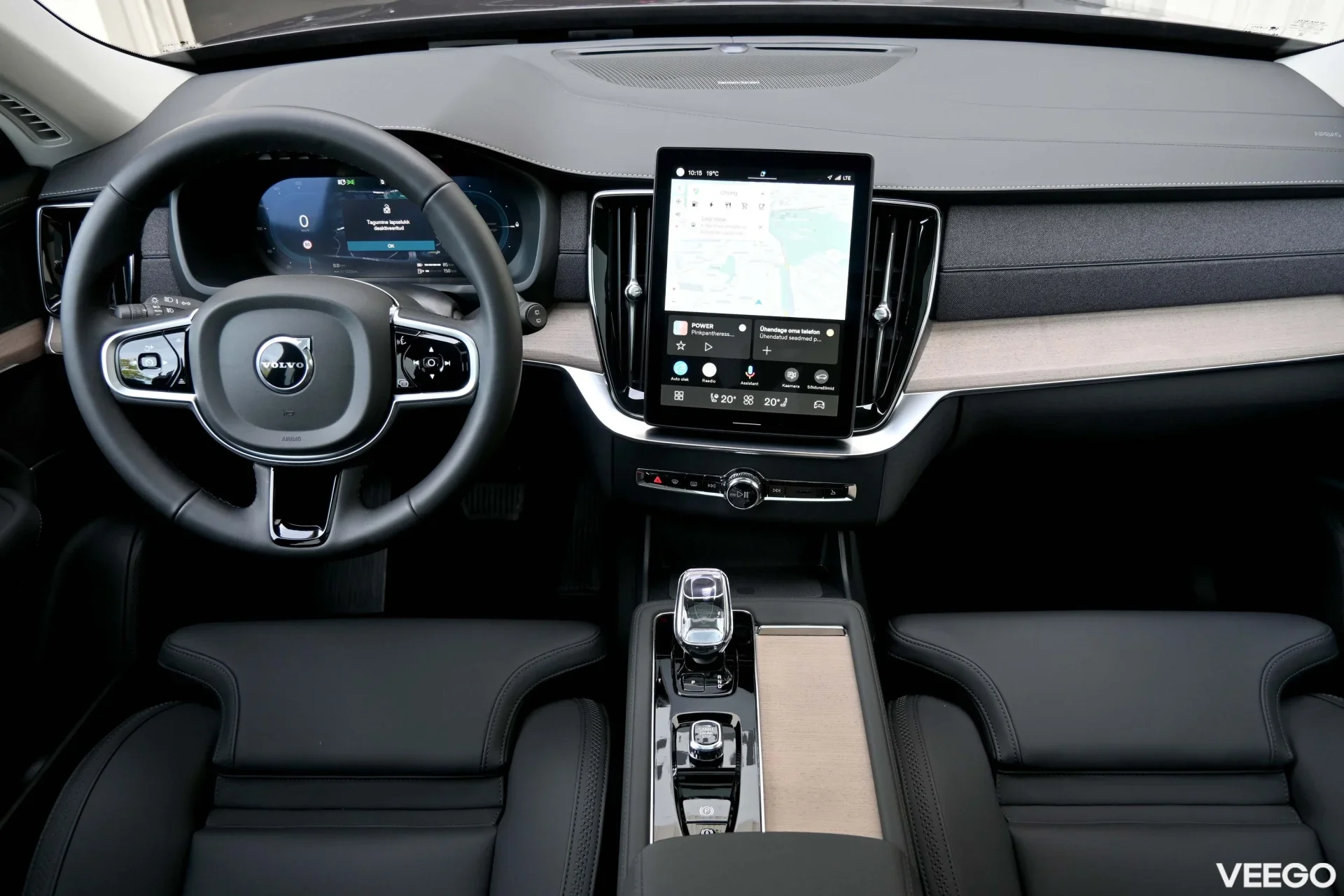 Volvo XC90 AWD H&K DARK 7 XENIUM INTELLI SAFE FACELIFT 2 335kW