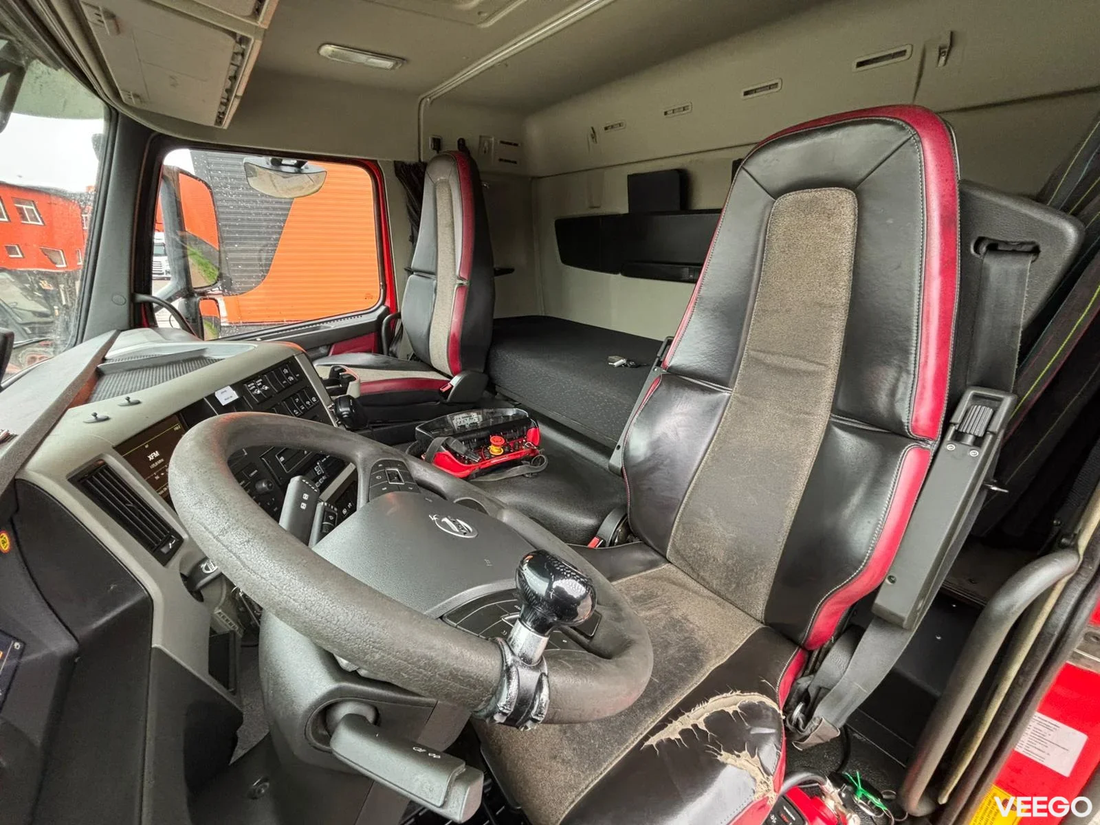 Volvo FM PK 26002 + JIB / BOX L=5556 mm 460kW