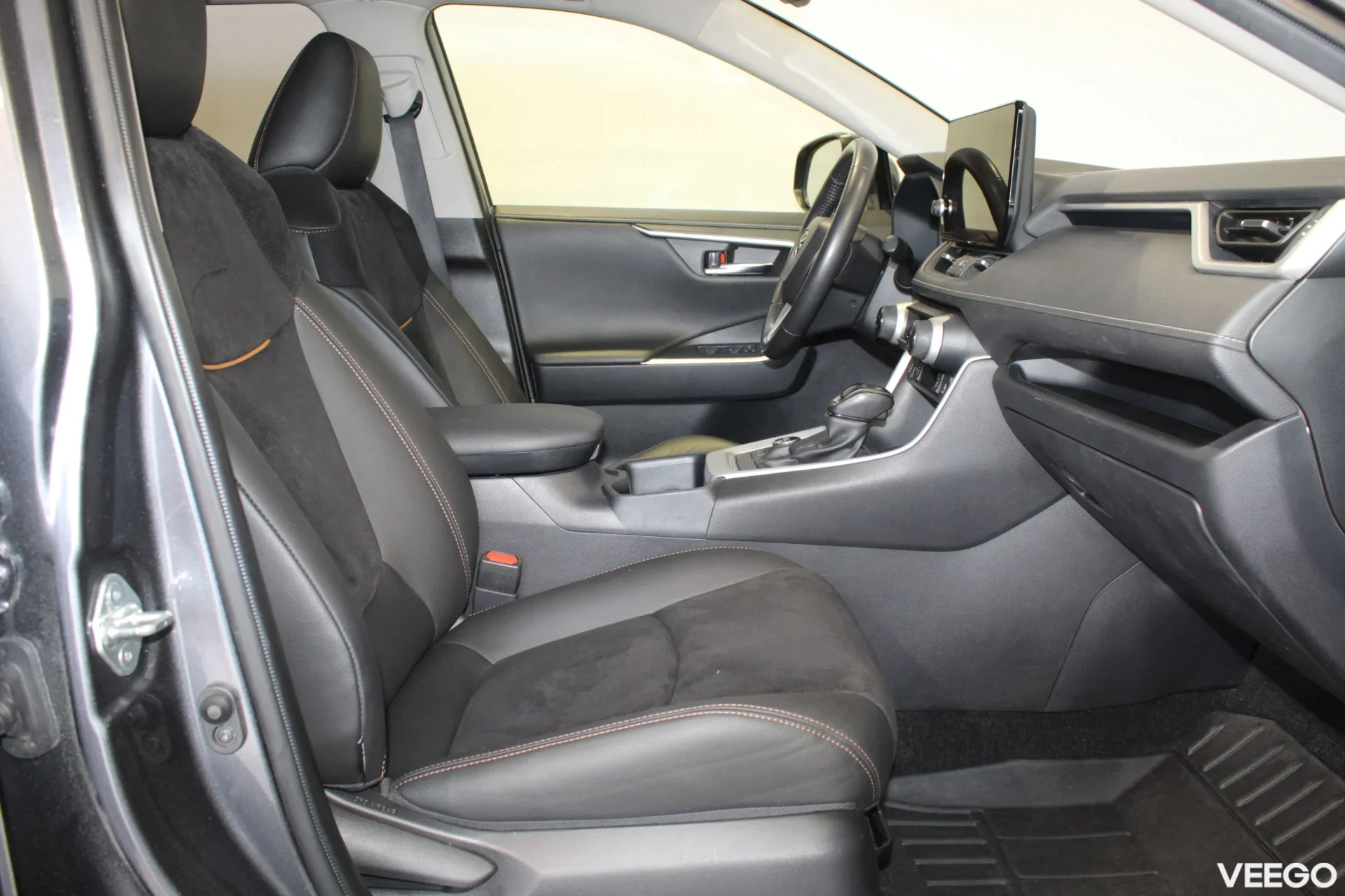 Toyota RAV4 Luxury Plus AWD 2 129kW