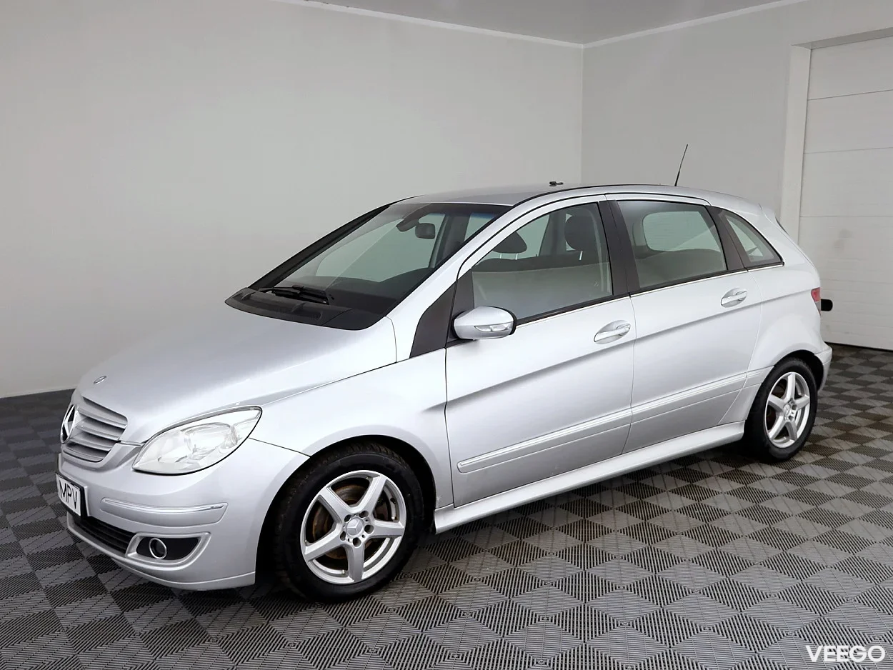 Mercedes-Benz B200 2.0 104kW